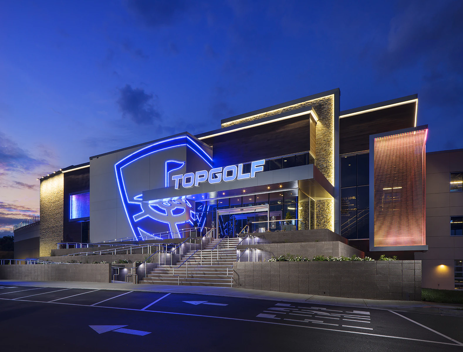 Topgolf_Exterior